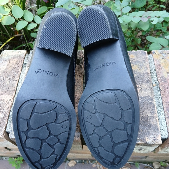 Vionic bootie - Picture 2 of 5